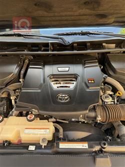 تۆیۆتا لاند کروزەر